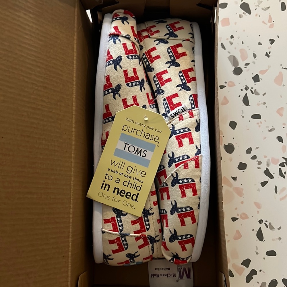 TOMS Women’s Classic Shoes - Democrat Donkeys size 9 New w/ tags in original box